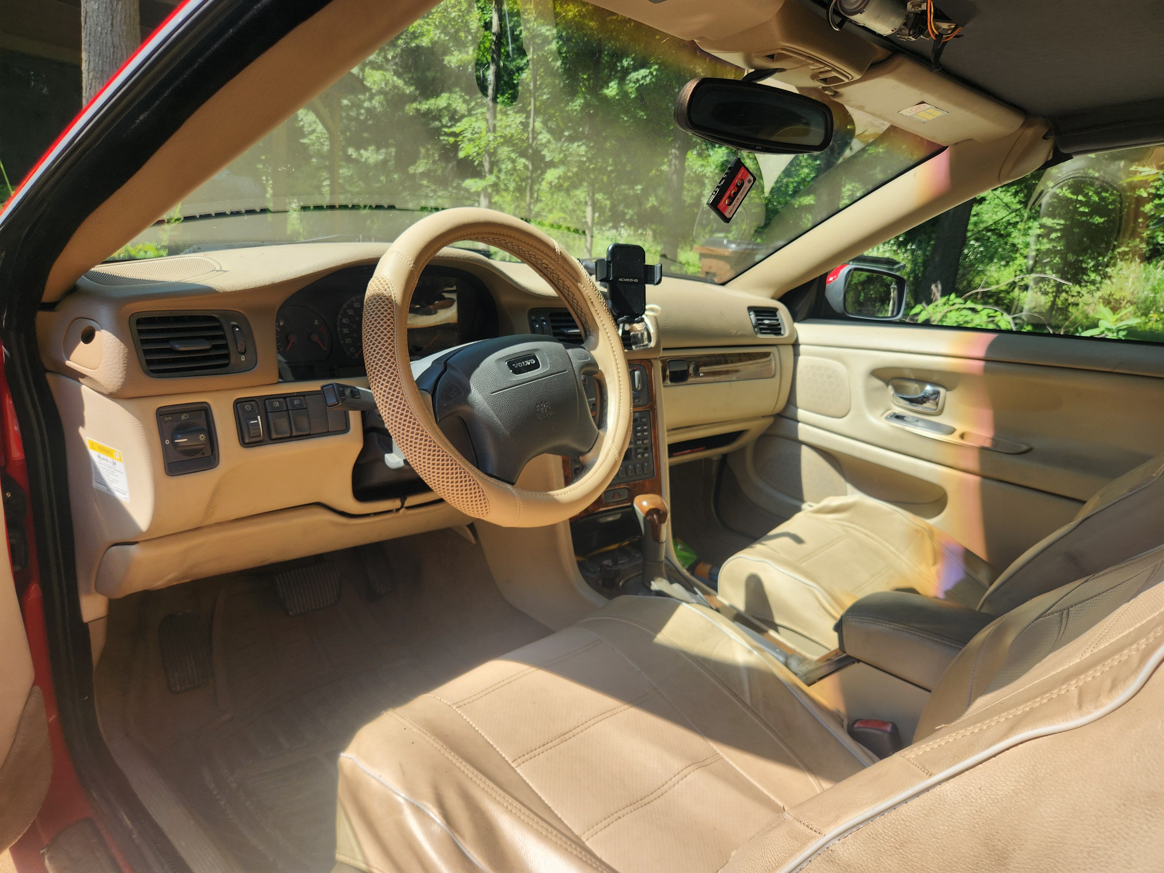 Used 2004 Volvo C70 LT FWD image 10