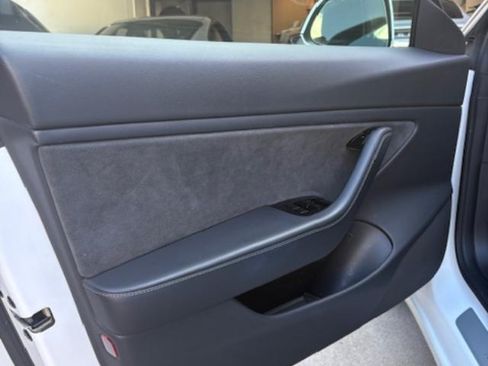 Used 2019 Tesla Model 3 Standard Range Plus image 30