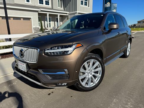 Used 2017 Volvo XC90 T6 Inscription image 2