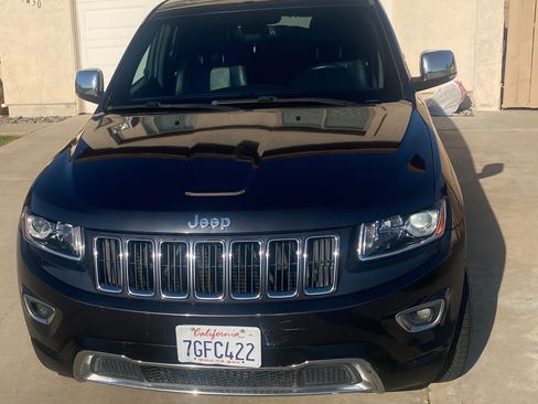 Used 2014 Jeep Grand Cherokee Limited w/ Trailer Tow Group IV RWD image 2