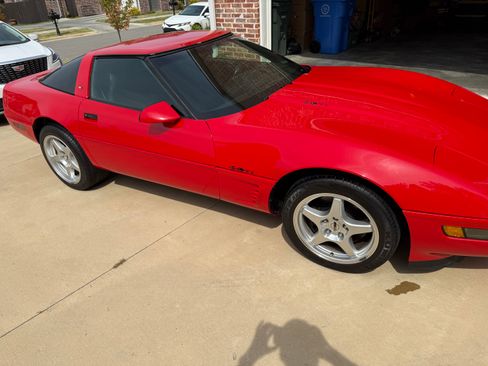 Used 1995 Chevrolet Corvette Coupe RWD image 6