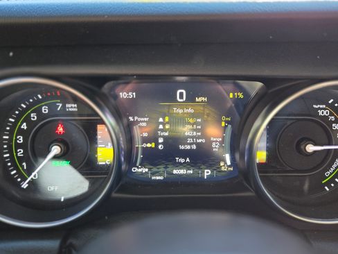 Used 2021 Jeep Wrangler Unlimited Sahara w/ Safety Group image 11