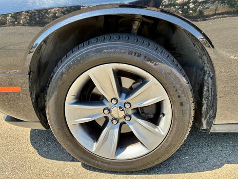 Used 2021 Dodge Challenger SXT RWD image 8