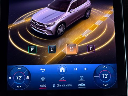 Used 2024 Mercedes-Benz GLC 300 300 Sport Utility 4D image 11