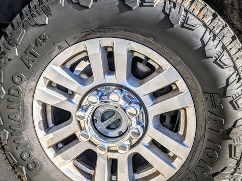 Used 2019 Ford F250 XLT w/ XLT Value Package image 8