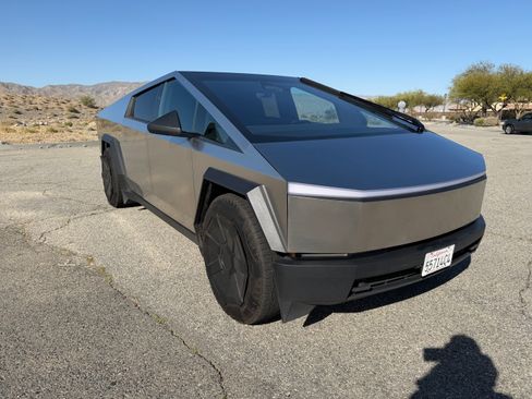 Used 2024 Tesla Cybertruck Cyberbeast AWD/4WD image 4