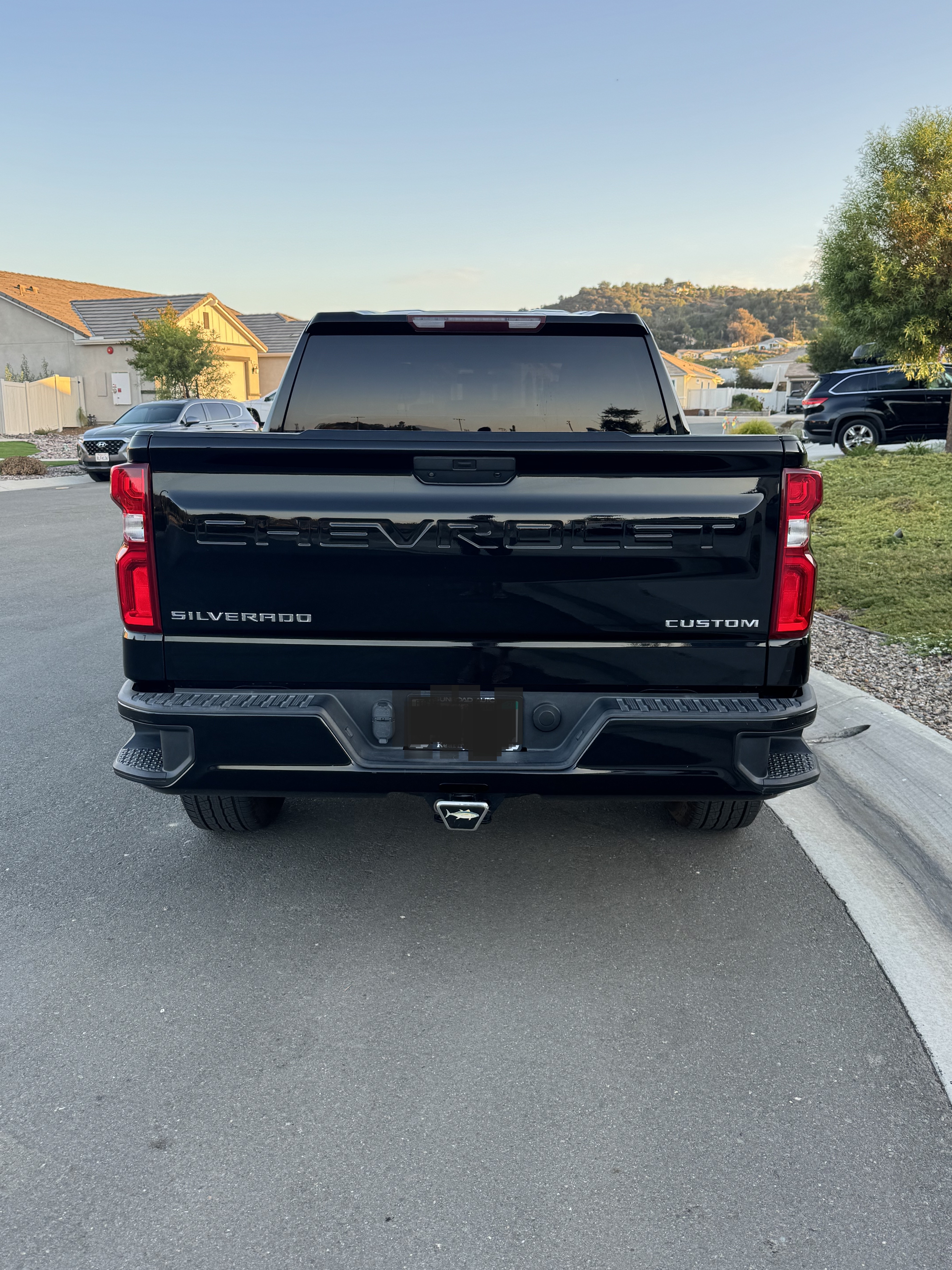 Used 2022 Chevrolet Silverado 1500 Custom RWD image 2