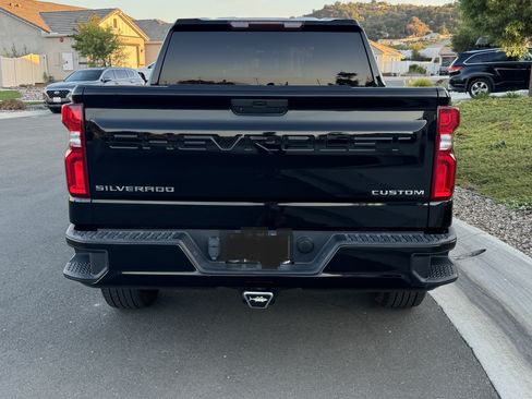 Used 2022 Chevrolet Silverado 1500 Custom RWD image 2