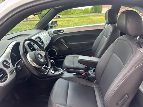 Used 2013 Volkswagen Beetle 2.5 FWD image 9