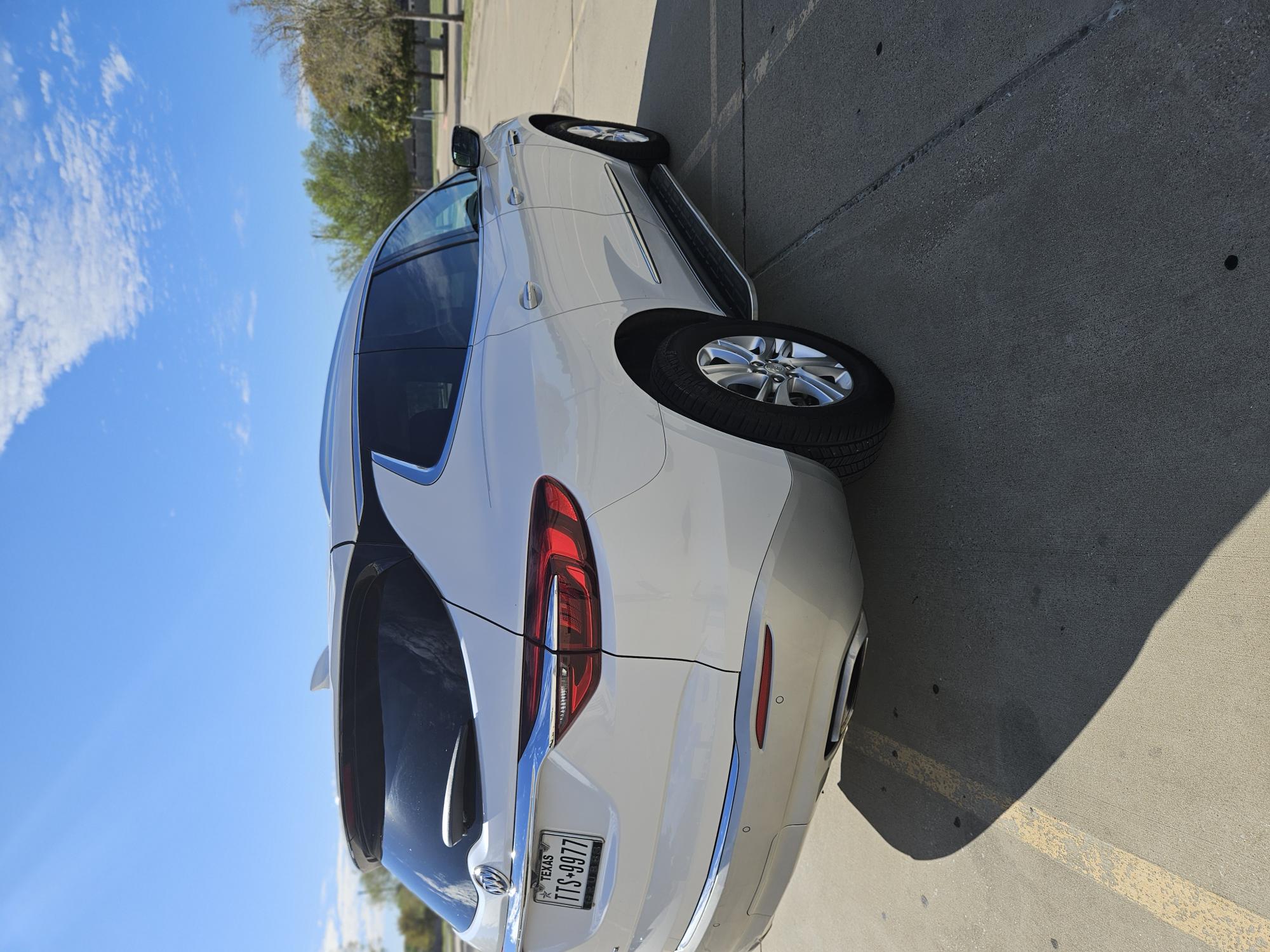 Used 2021 Buick Enclave Essence FWD image 12