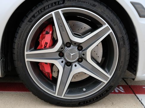 Used 2012 Mercedes-Benz C 63 AMG Coupe image 12