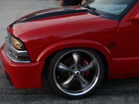 Used 2001 Chevrolet S10 Pickup LS w/ Preferred Equipment Group image 8