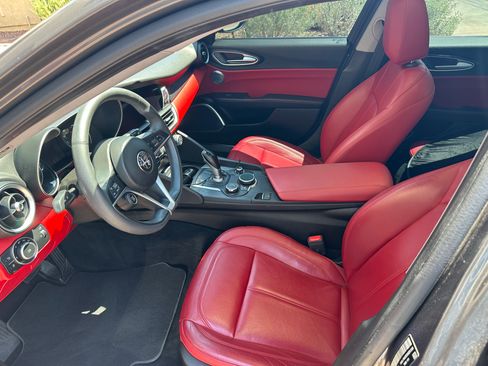 Used 2019 Alfa Romeo Giulia AWD w/ Quick Order Package 22J Sport image 6