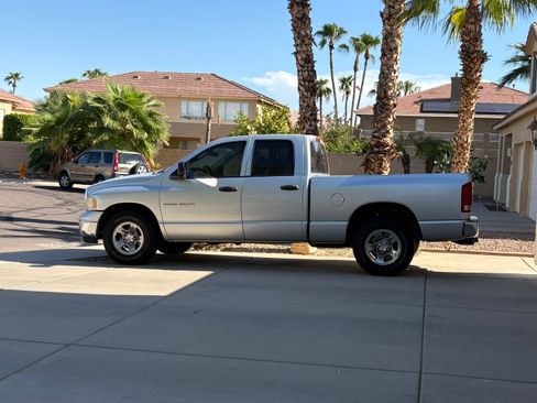 Used 2005 Dodge Ram 1500 Truck SLT RWD image 2