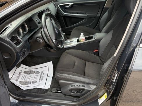 Used 2012 Volvo S60 T5 image 8