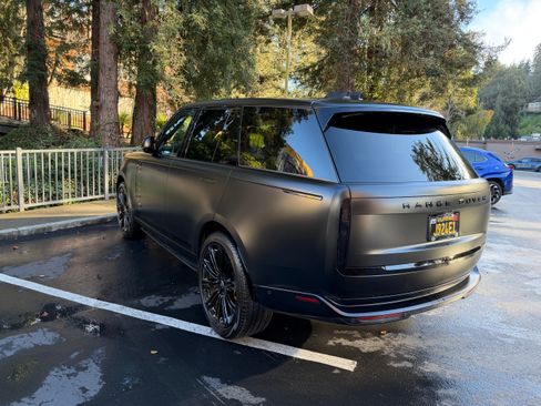 Used 2024 Land Rover Range Rover Autobiography image 9