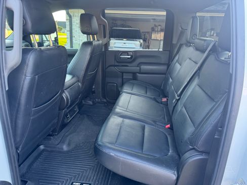 Used 2022 Chevrolet Silverado 2500 Custom w/ Custom Value Package AWD/4WD image 17