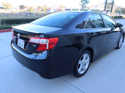 Used 2013 Toyota Camry SE image 5