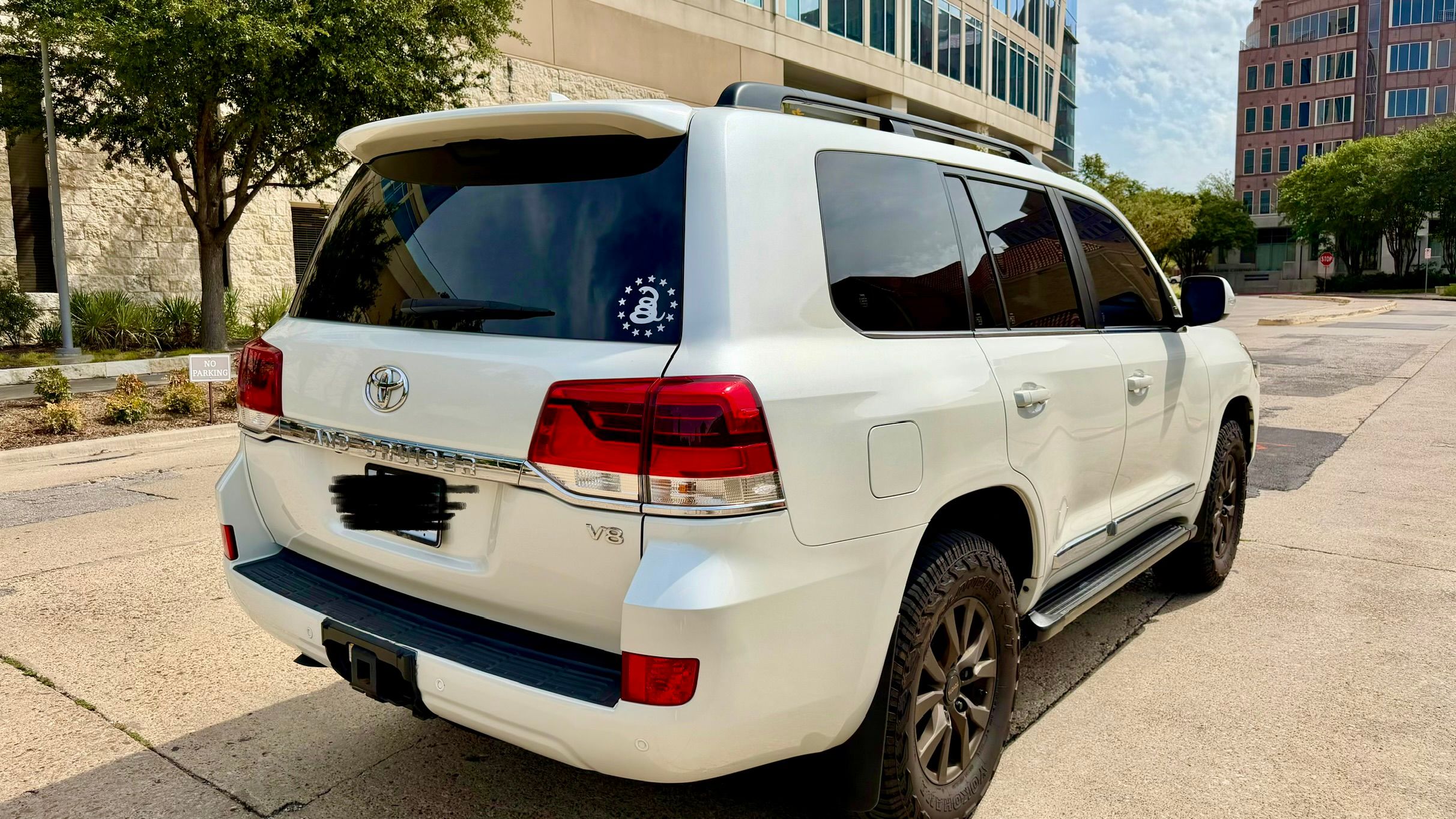 Used 2016 Toyota Land Cruiser AWD/4WD image 9