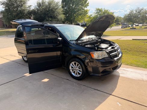 Used 2014 Dodge Grand Caravan SXT FWD image 6