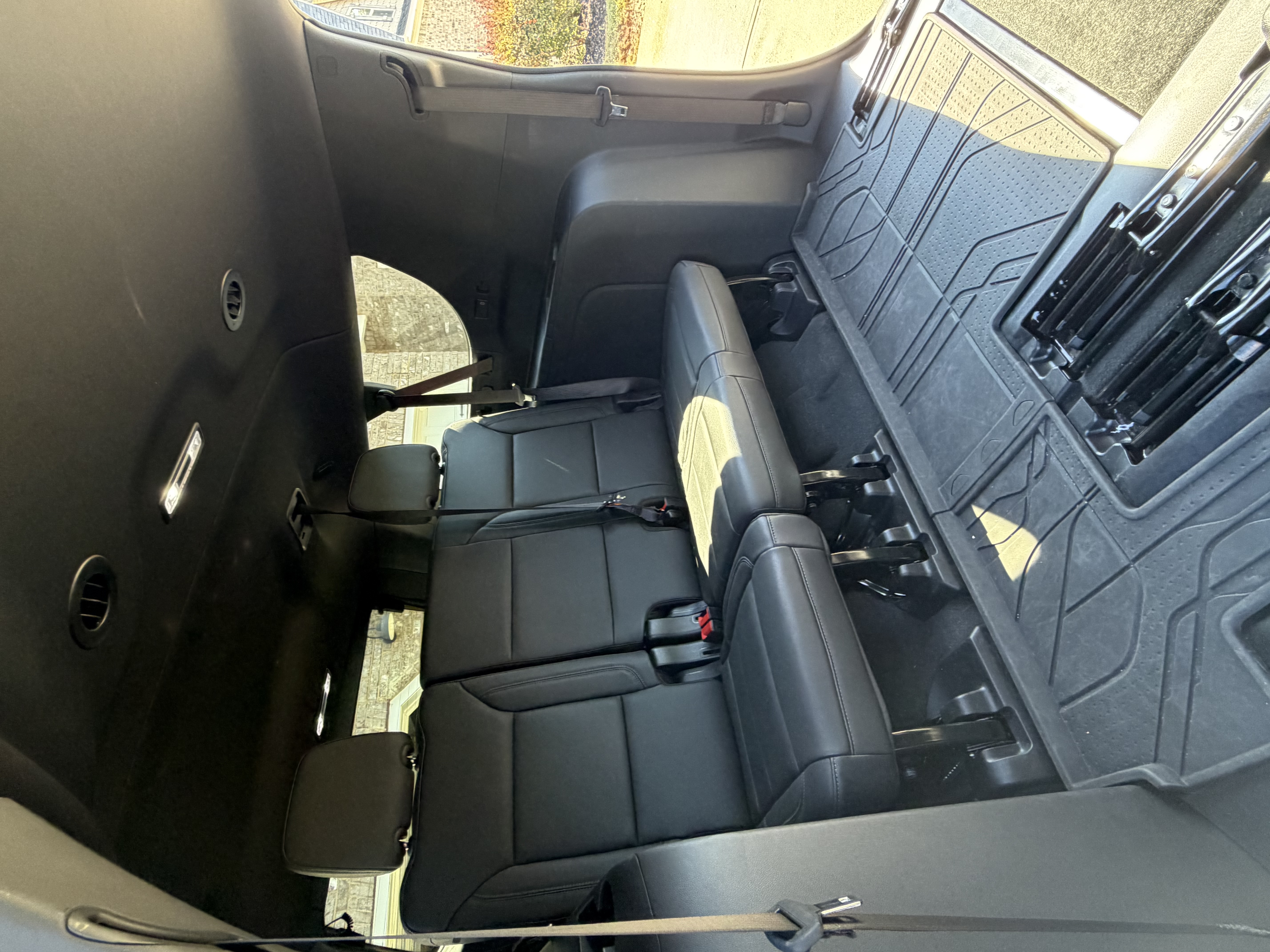 Used 2025 Chevrolet Suburban LT AWD/4WD image 25
