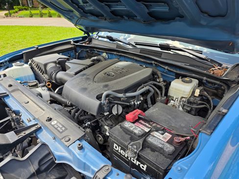 Used 2018 Toyota Tacoma TRD Pro AWD/4WD image 18