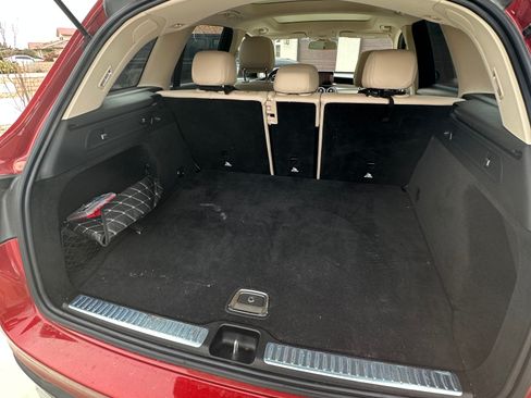 Used 2017 Mercedes-Benz GLC 300 4MATIC image 4