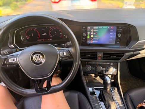 Used 2020 Volkswagen Jetta SEL FWD image 2