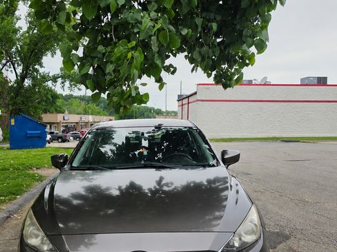 Used 2014 MAZDA MAZDA3 i Touring FWD image 1