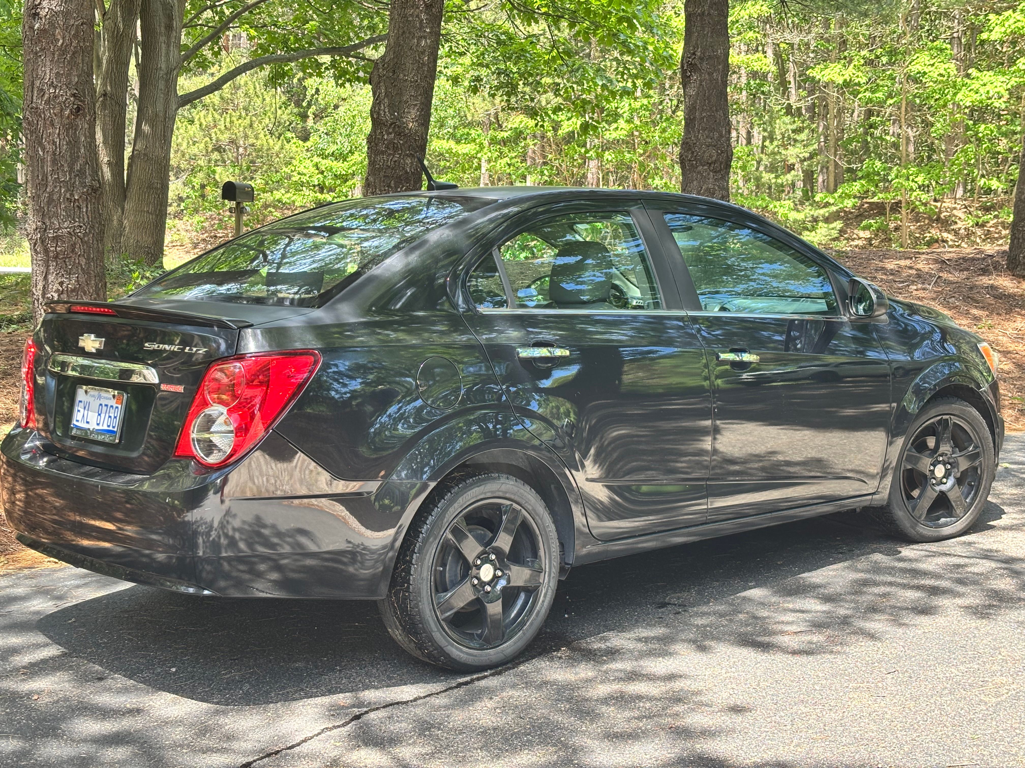 Used 2013 Chevrolet Sonic LTZ FWD image 8