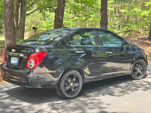 Used 2013 Chevrolet Sonic LTZ FWD image 8