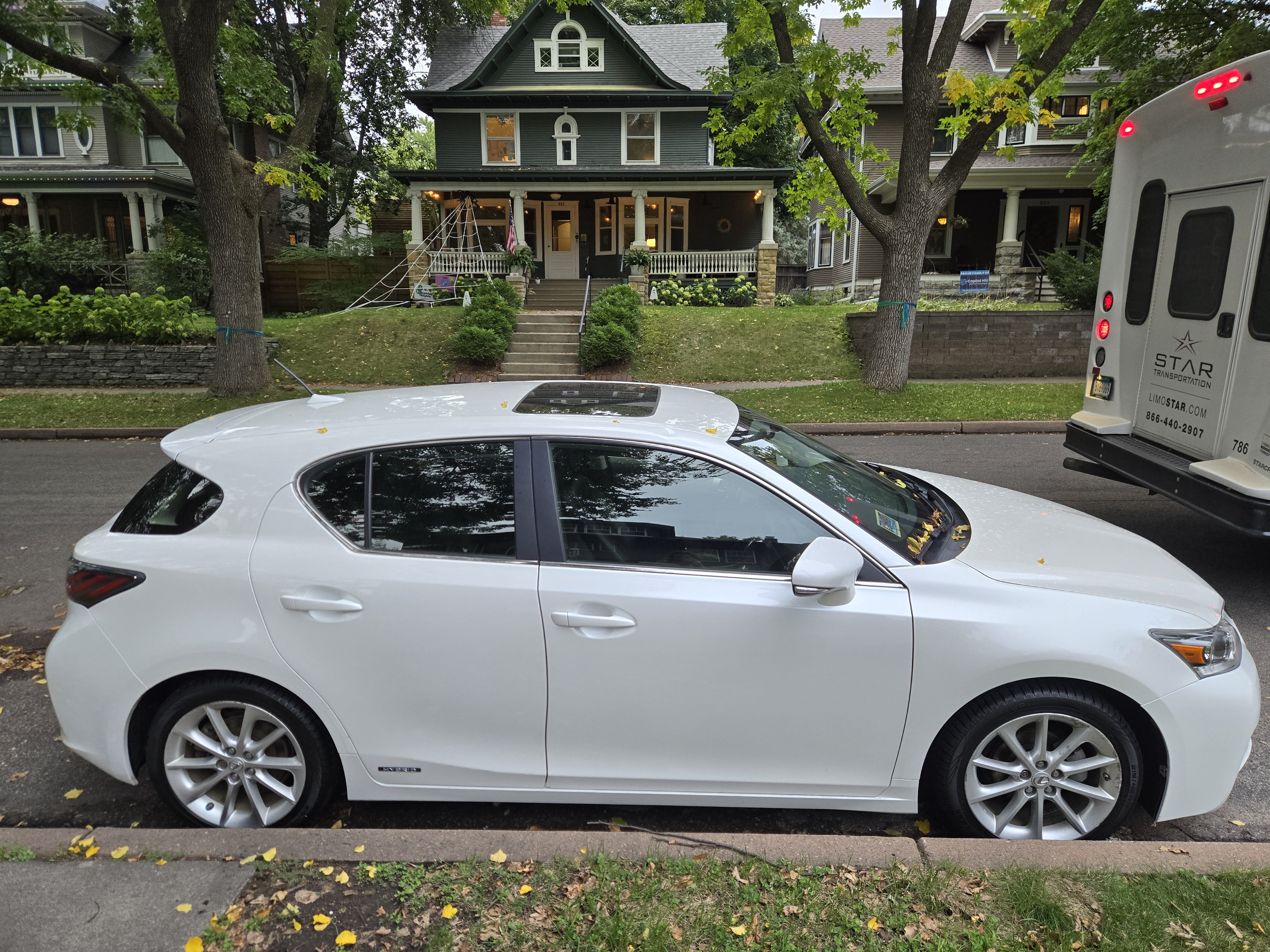 Used 2013 Lexus CT 200h w/ Seat Comfort Pkg FWD image 8