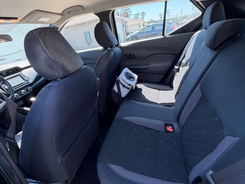 Used 2018 Nissan Kicks S FWD image 10