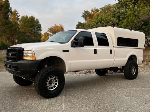 Used 2003 Ford F250 XLT AWD/4WD image 1