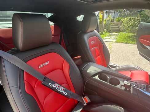 Used 2022 Chevrolet Camaro SS RWD image 21