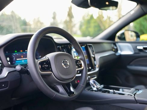 Used 2025 Volvo V60 T8 Polestar w/ Protection Package Premier image 19