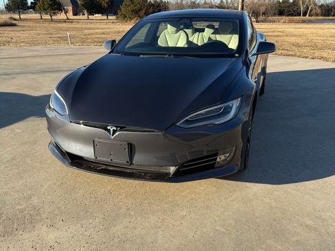 Used 2021 Tesla Model S Long Range Plus image 32
