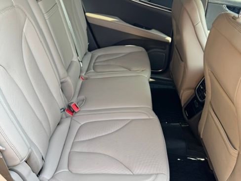 Used 2022 Lincoln Nautilus Reserve AWD/4WD image 10