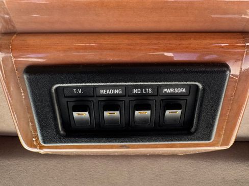 Used 2003 Chevrolet Express 1500 Van 3D w/ Preferred Equipment Group 4 image 24