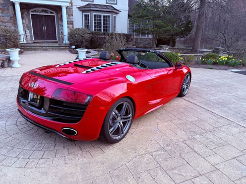 Used 2011 Audi R8 V10 image 10