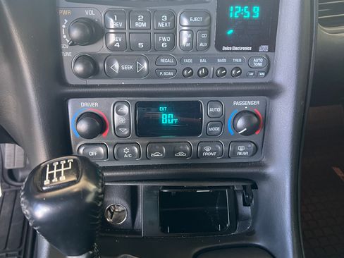 Used 2004 Chevrolet Corvette Z06 w/ Memory Package RWD image 20
