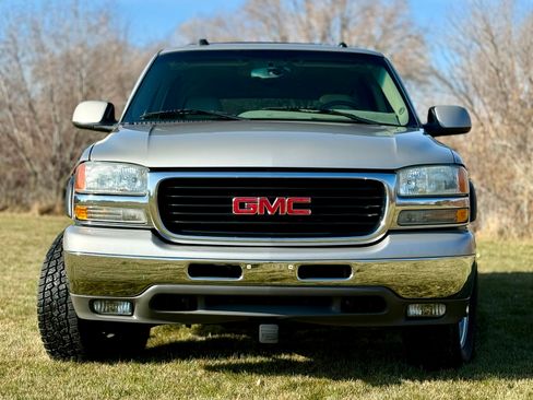 Used 2004 GMC Yukon XL 2500 SLT w/ Preferred Equipment Group image 13
