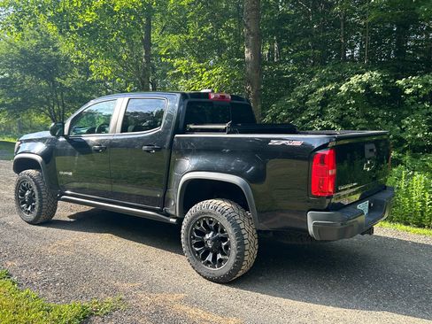 Used 2019 Chevrolet Colorado ZR2 w/ ZR2 Midnight Special Edition AWD/4WD image 4