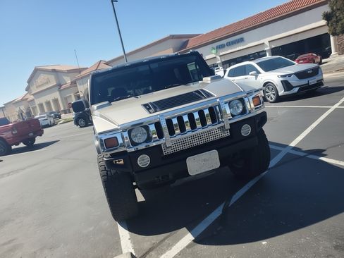 Used 2005 HUMMER H2 w/ Preferred Equipment Group image 6