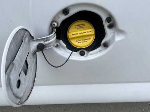 Used 2018 Chevrolet Express 2500 w/ Driver Convenience Package image 17