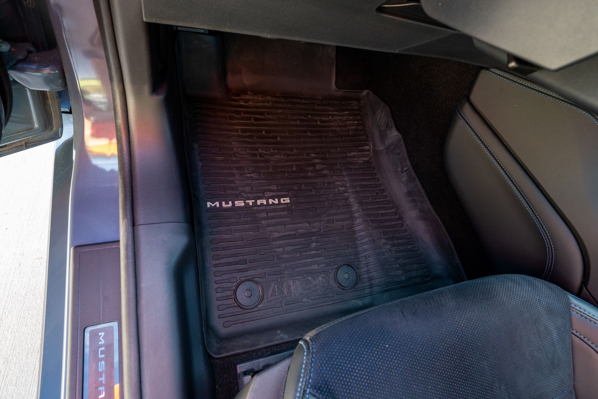 Used 2024 Ford Mustang Dark Horse RWD image 19