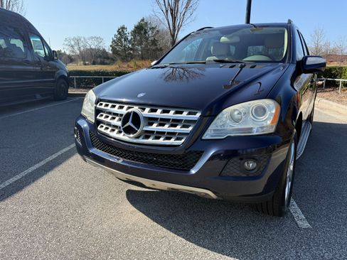 Used 2010 Mercedes-Benz ML 350 4MATIC image 2