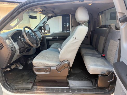 Used 2015 Ford F250 XLT w/ XLT Interior Package RWD image 8