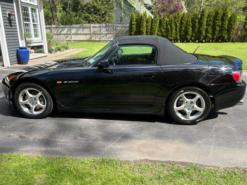 Used 2001 Honda S2000 image 2