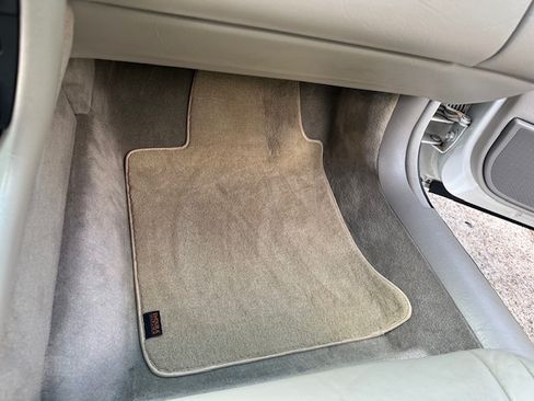 Used 2001 Cadillac Eldorado Touring image 29